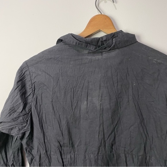 [Tulip] Women's Black Minimalist Cotton Pearl Button Down Shark Bite Hem Top - Picture 8 of 8